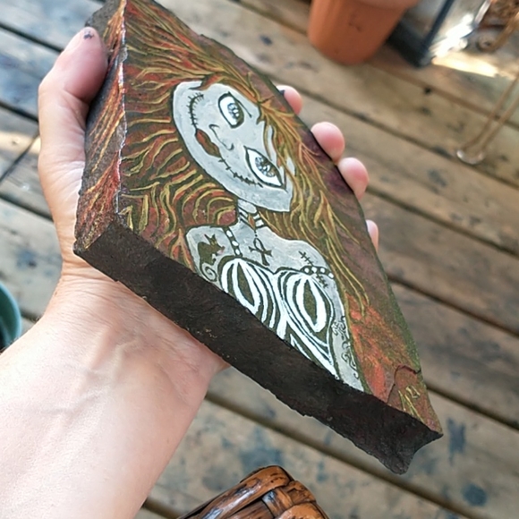 🇨🇦 Punk Rock! Goth Girl Hand Painted on Stone - Picture 8 of 8
